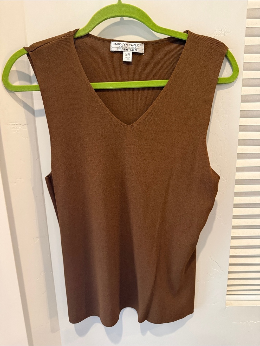 Carolyn Taylor Brown V-Neck Sleeveless Knit Shell